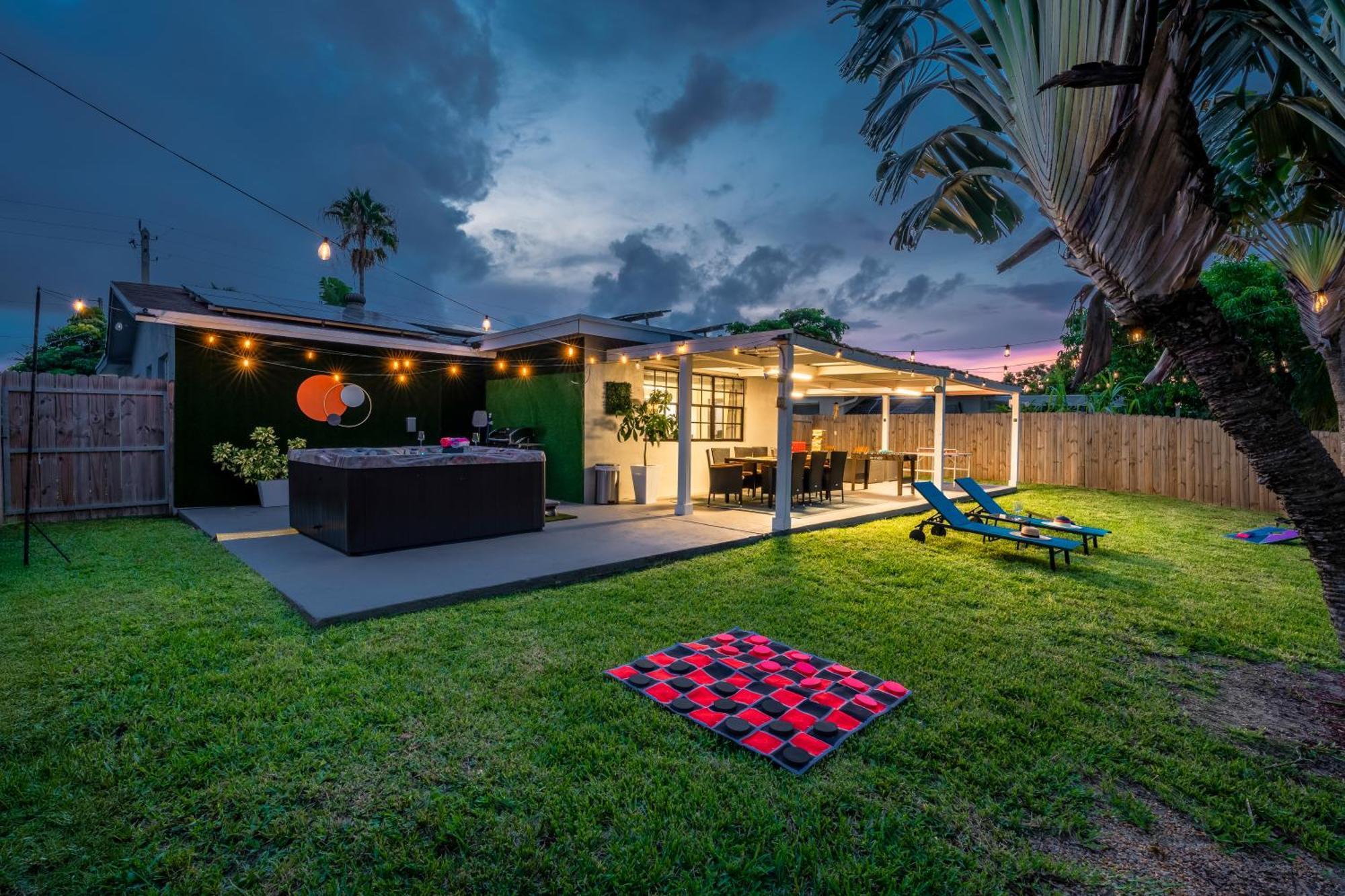 Waterfront Oasis Escape With 7 Seats Hot Tub! Villa