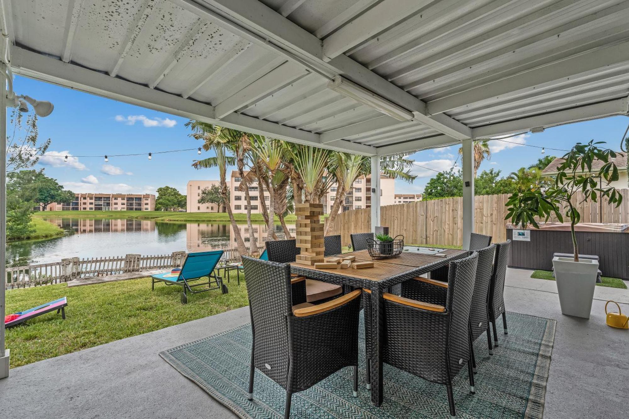 Waterfront Oasis Escape With 7 Seats Hot Tub! Villa *