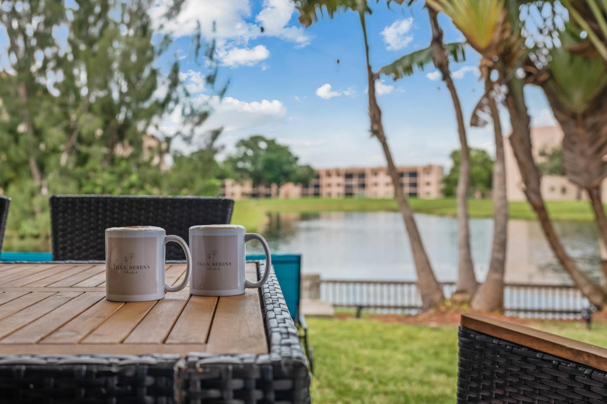 Waterfront Oasis Escape With 7 Seats Hot Tub! *