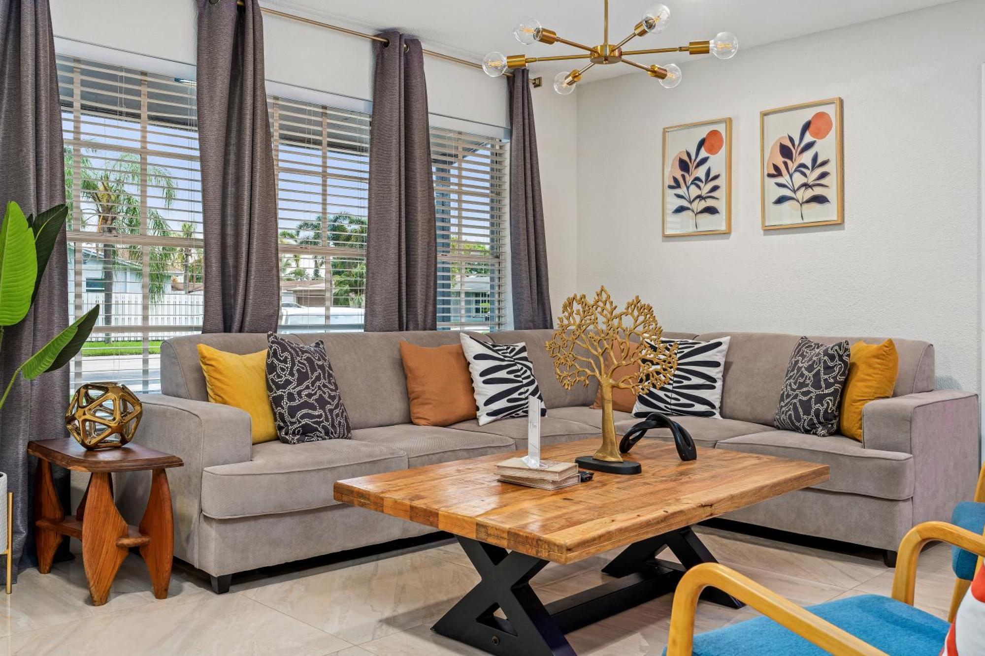 Waterfront Oasis Escape With 7 Seats Hot Tub! Villa Sunrise